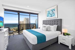 circle on cavill surfers paradise apartments holiday paradise