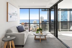circle on cavill surfers paradise apartments holiday paradise
