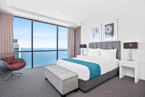 circle on cavill surfers paradise apartments holiday paradise