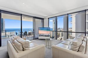 circle on cavill surfers paradise apartments holiday paradise