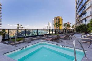 circle on cavill surfers paradise apartments holiday paradise