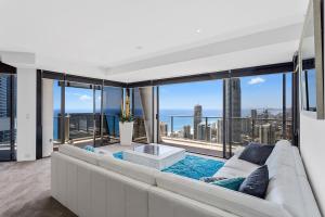 circle on cavill surfers paradise apartments holiday paradise