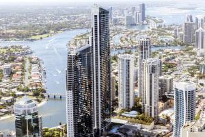 circle on cavill surfers paradise apartments holiday paradise