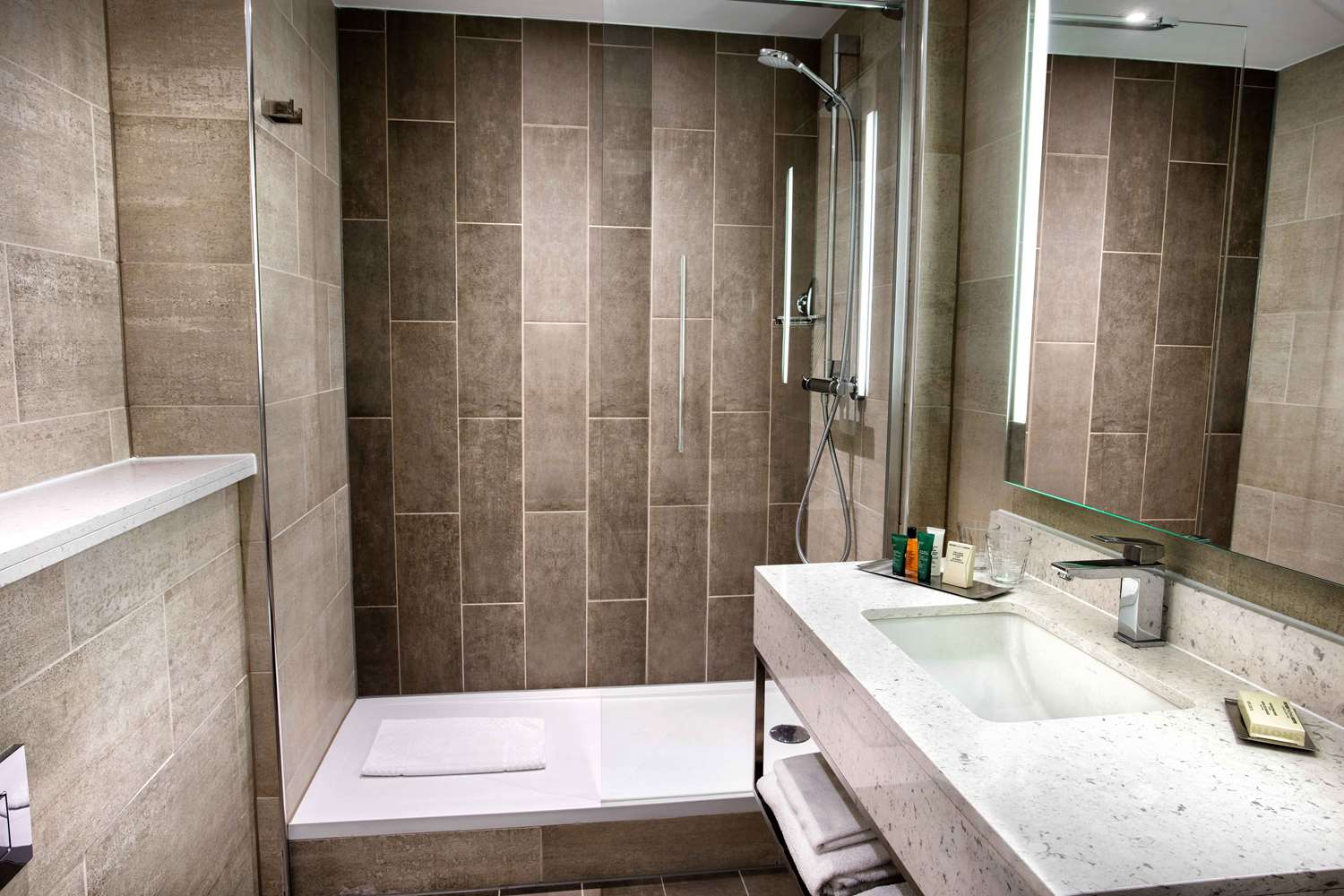 hilton edinburgh carlton