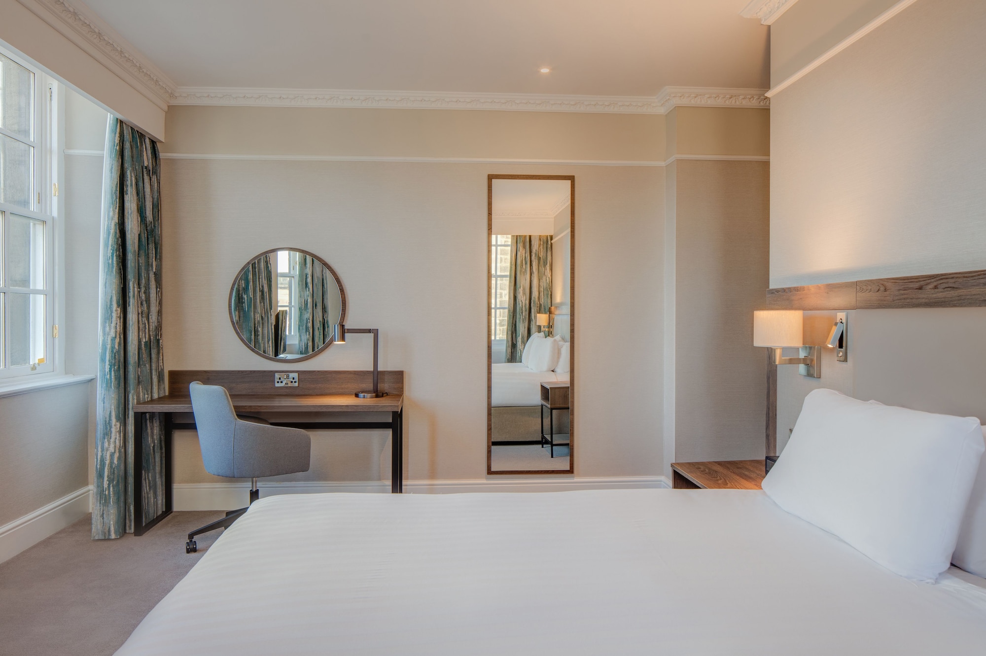 hilton edinburgh carlton