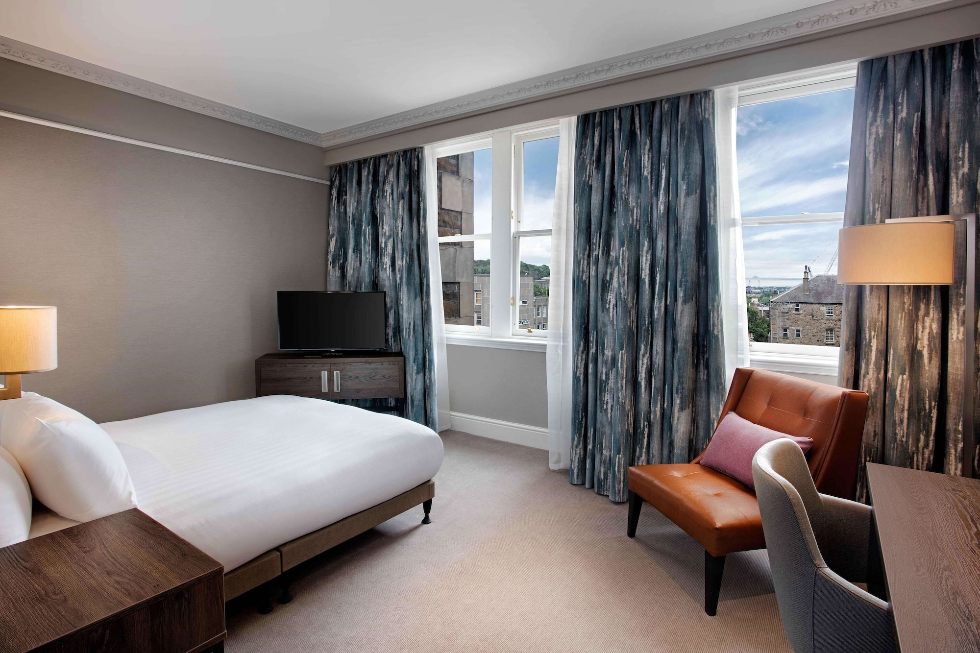 hilton edinburgh carlton