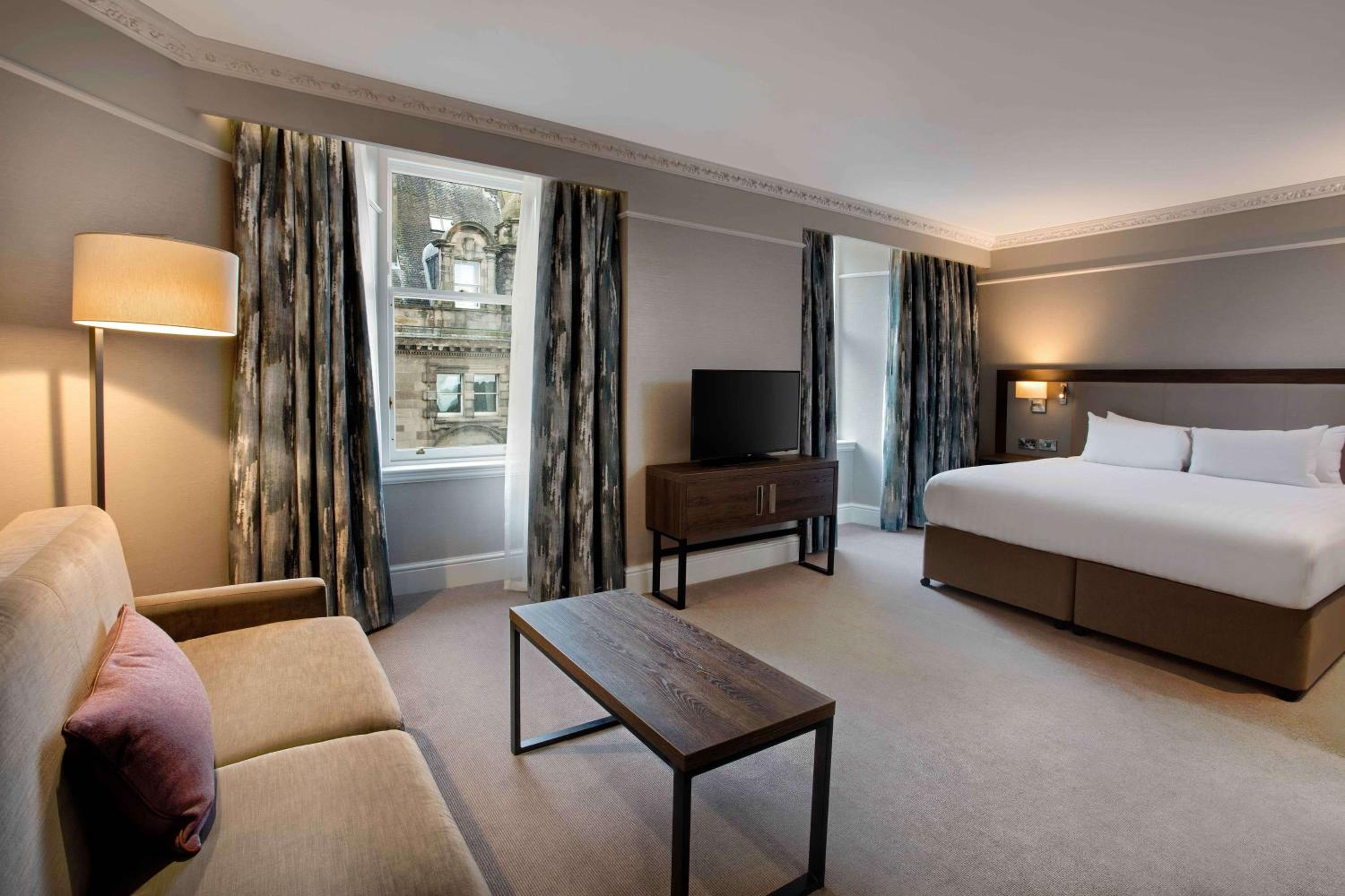 hilton edinburgh carlton