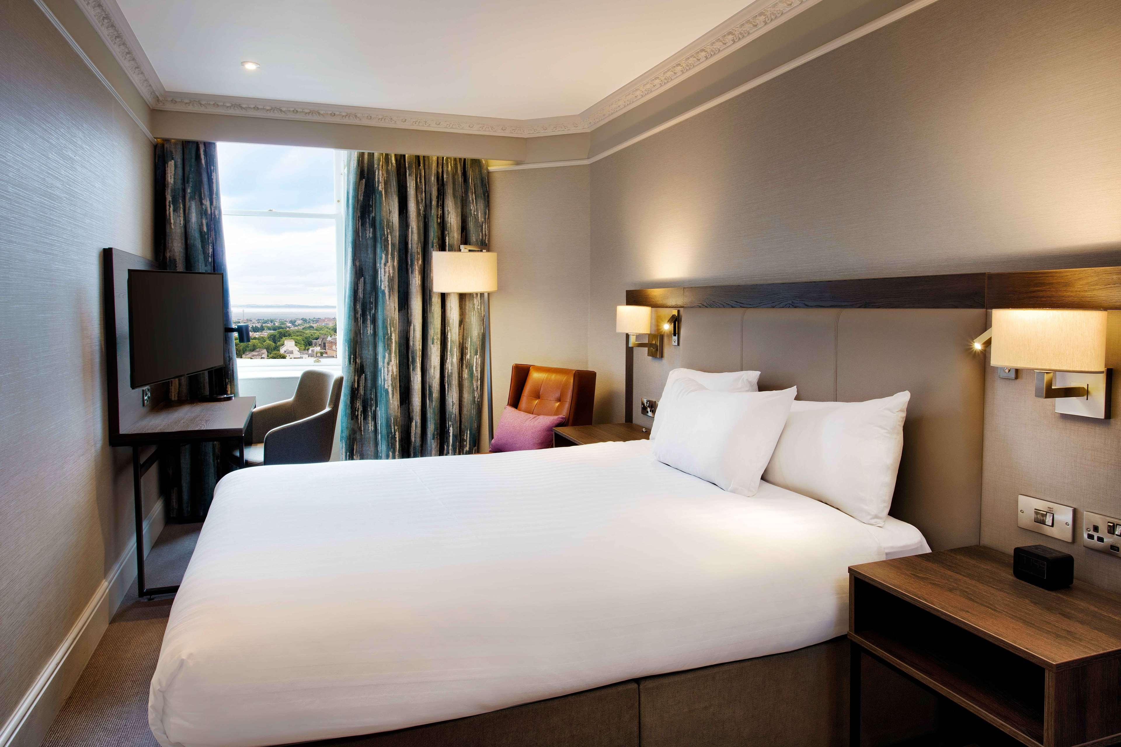 hilton edinburgh carlton