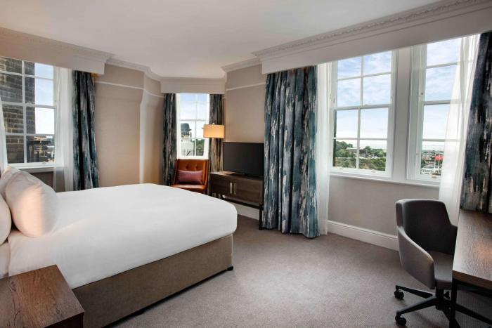 hilton edinburgh carlton
