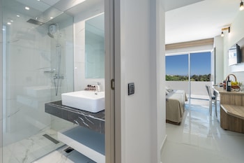 castellum suites all inclusive