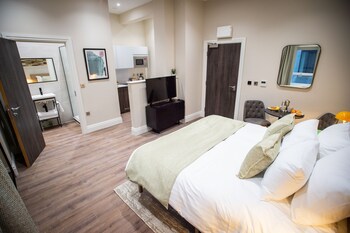 the gresham aparthotel