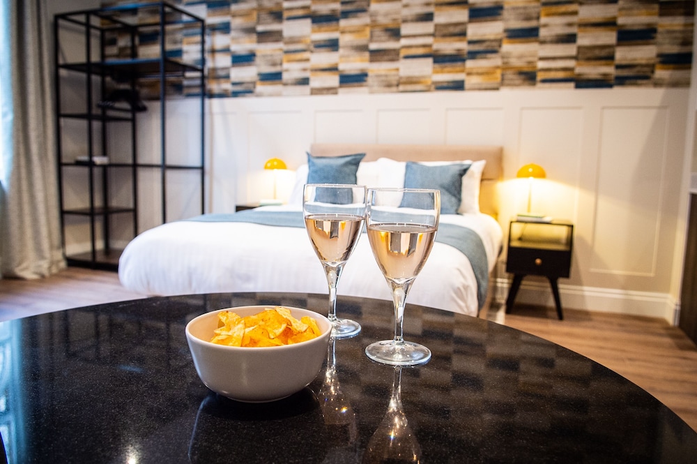 the gresham aparthotel