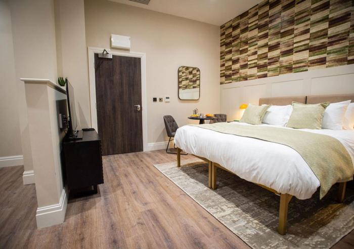 the gresham aparthotel