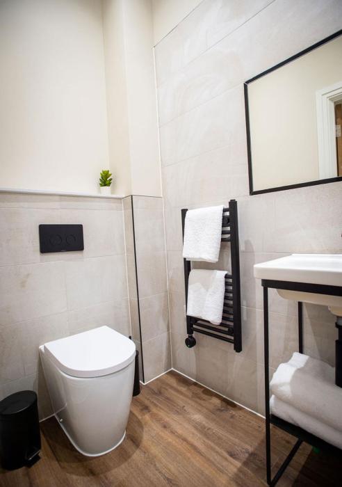 the gresham aparthotel