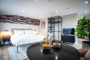 the gresham aparthotel