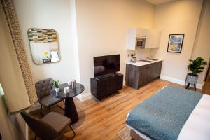 the gresham aparthotel