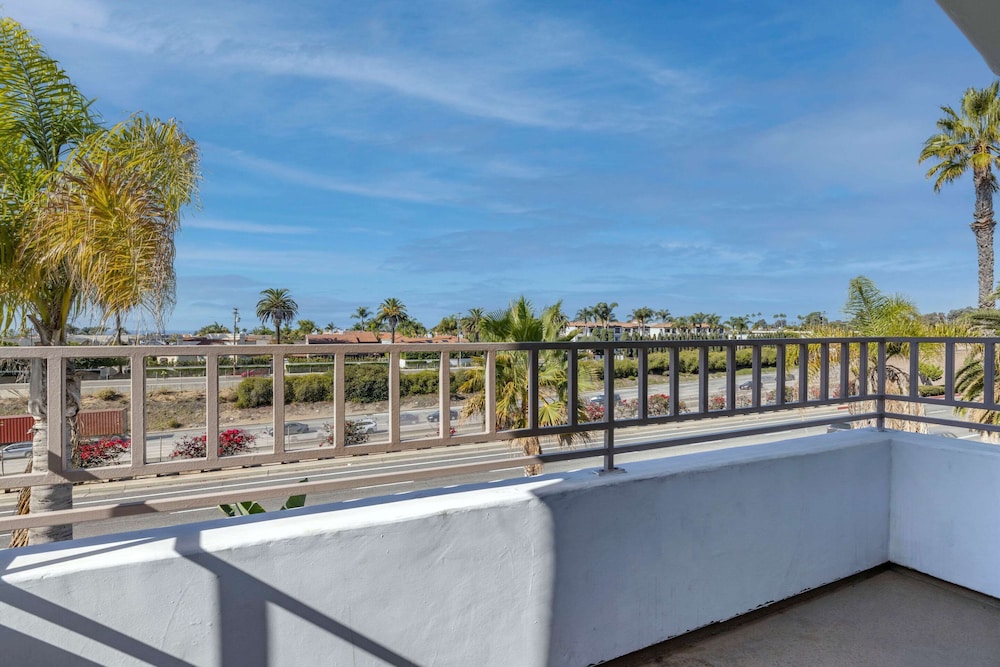 Comfort Suites San Clemente Beach,Laguna Beach>>Anaheim,3 star