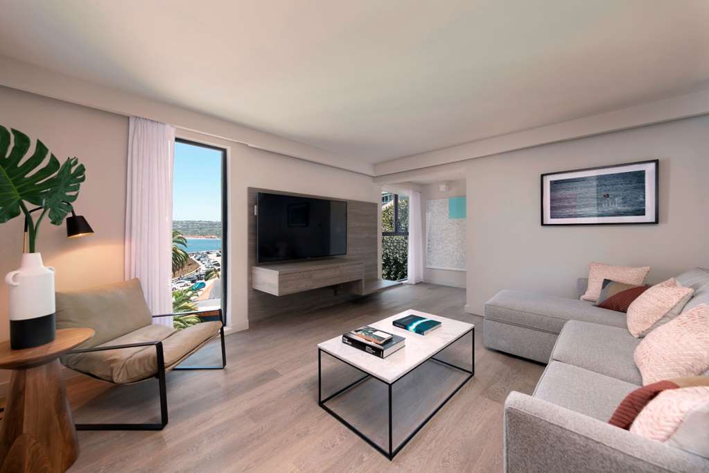 la jolla cove suites