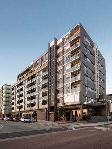 honeysuckle executive apartments