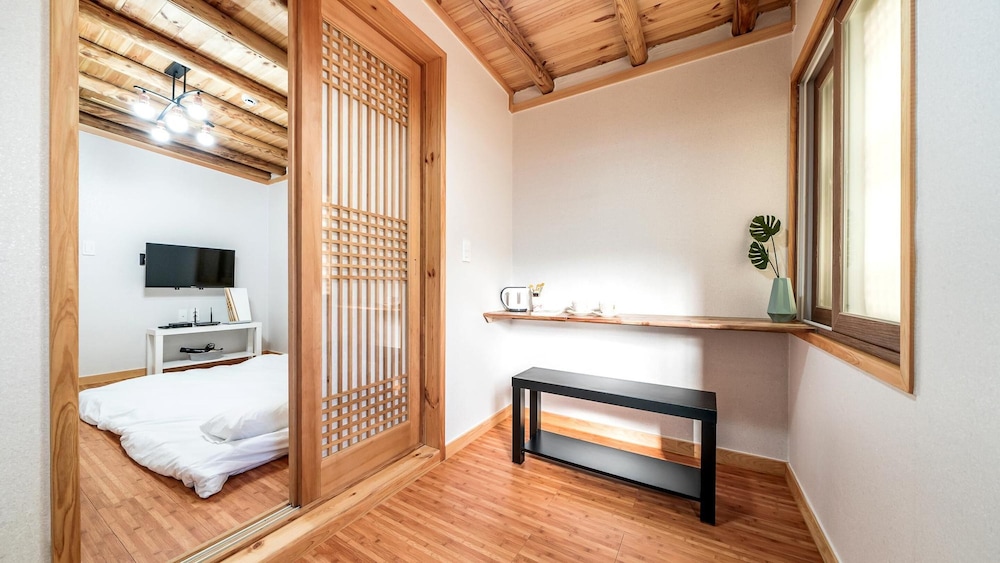 gyeongju nenugnam20 hanok pension
