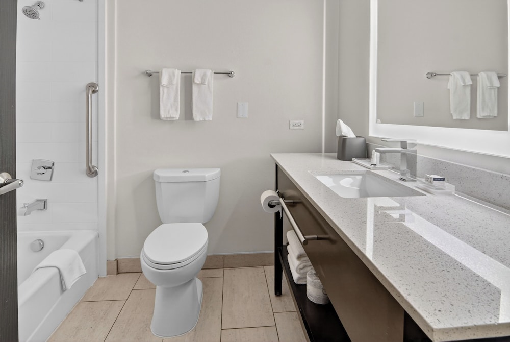 holiday inn and suites dallas addison by ihg