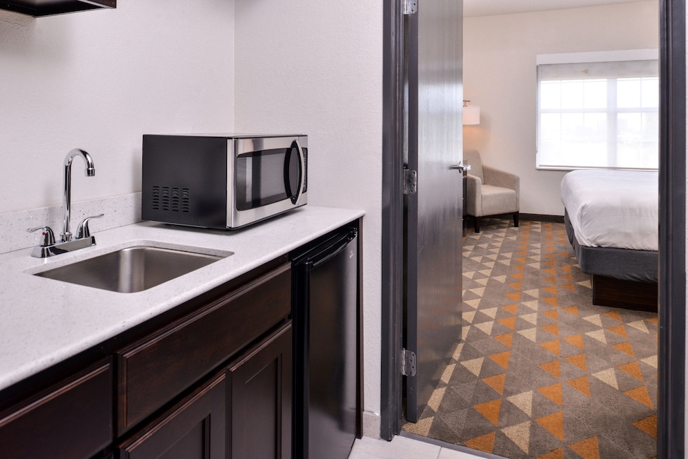 holiday inn and suites dallas addison by ihg