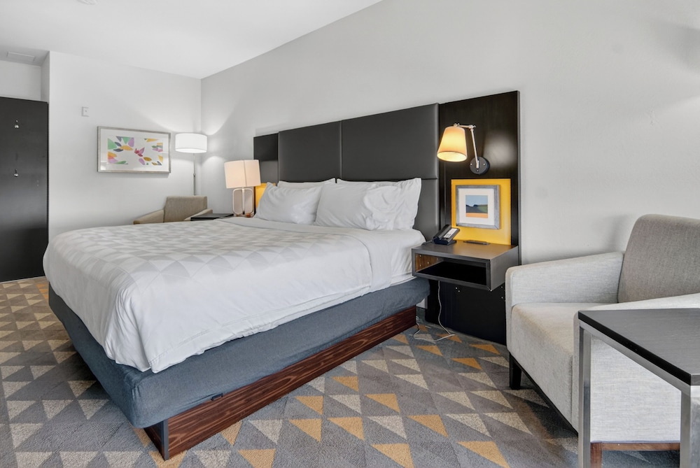 holiday inn and suites dallas addison by ihg