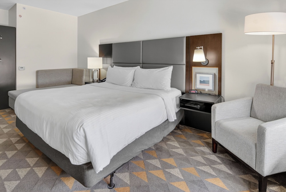 holiday inn and suites dallas addison by ihg