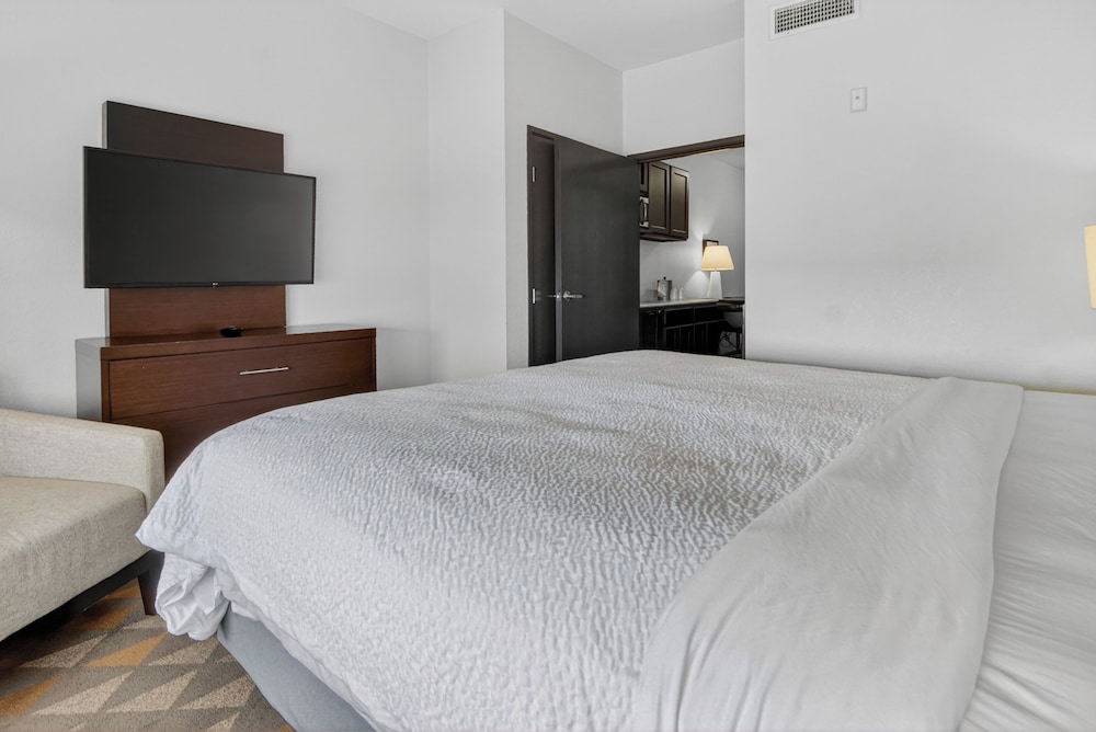 holiday inn and suites dallas addison by ihg