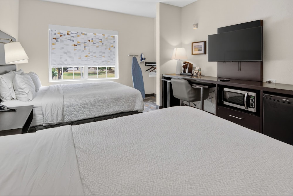 holiday inn and suites dallas addison by ihg