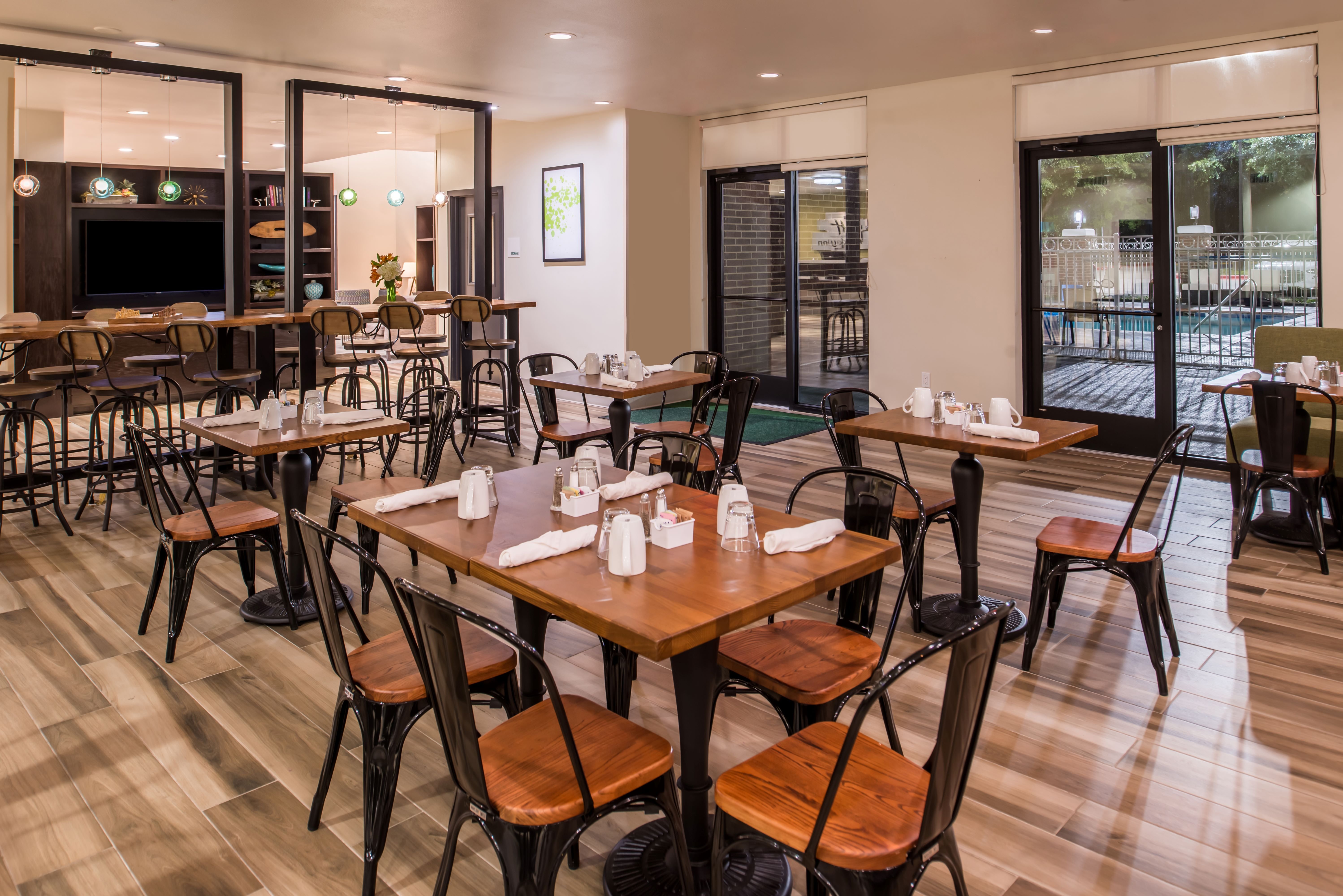 holiday inn and suites dallas addison by ihg