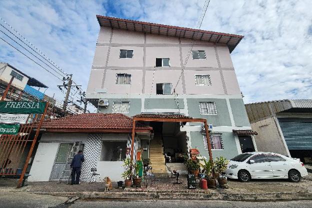 freesia bangphi guest house by zuzu