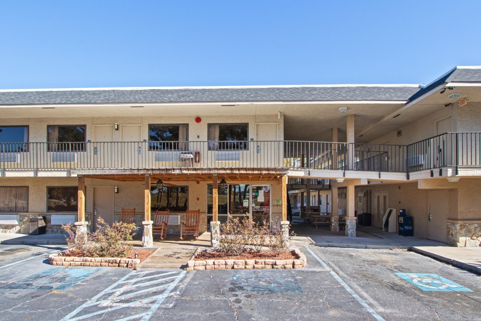 dogwood inn and suites