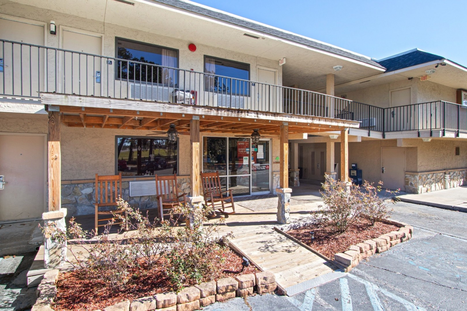 dogwood inn and suites