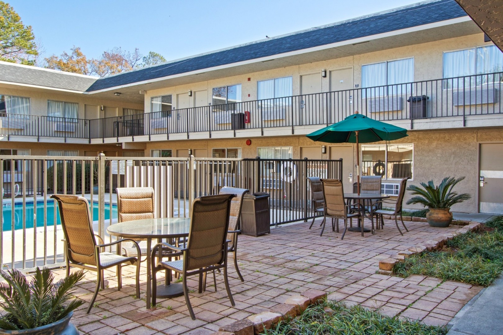 dogwood inn and suites