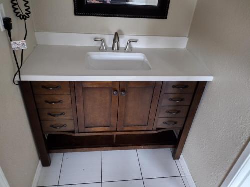 dogwood inn and suites