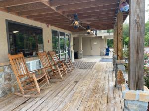 dogwood inn and suites