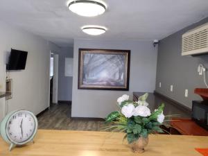 dogwood inn and suites