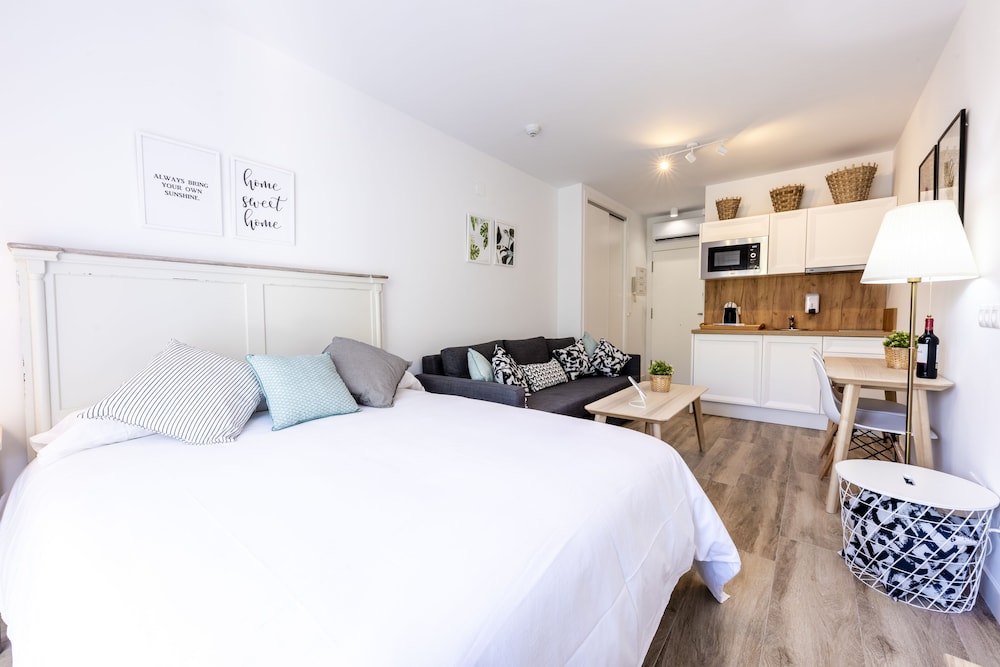 apartamentos toboso plaza