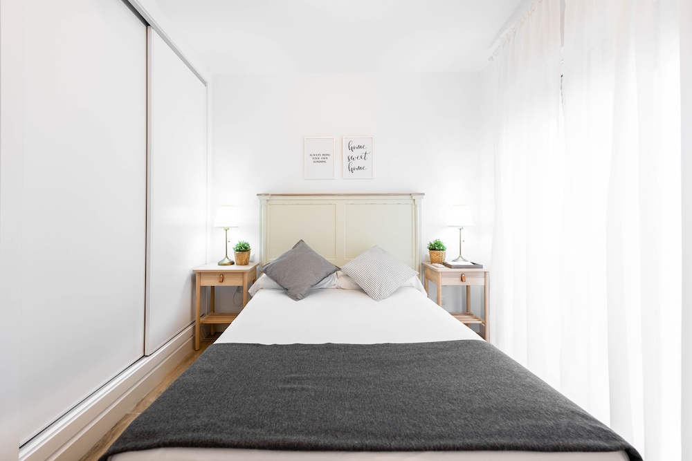 apartamentos toboso plaza