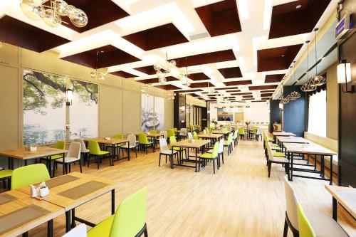 atour hotel hangzhou jinshahu