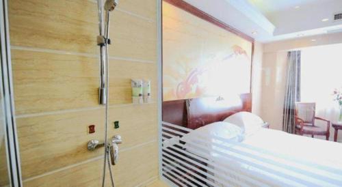 vienna hotel nanning train station