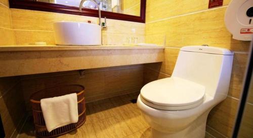 vienna hotel nanning train station