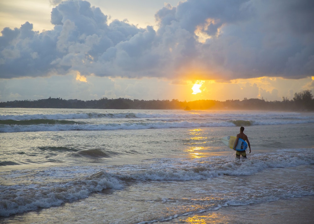 parangi weligama bay