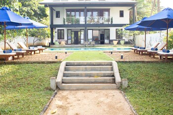 parangi weligama bay