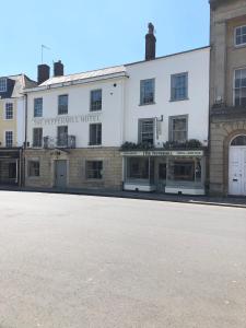 The Peppermill,,5 star