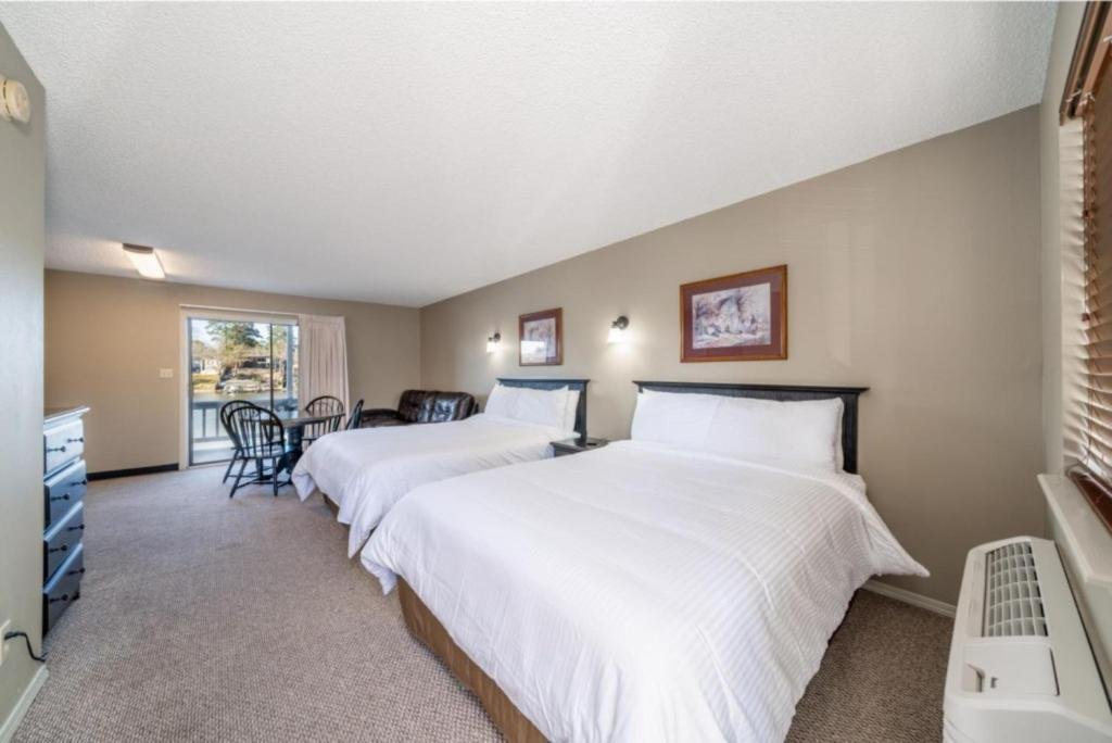 the hamilton lakefront and studio suites hot springs