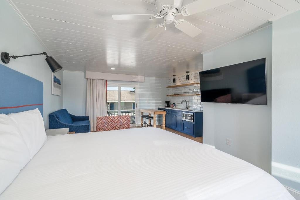 the hamilton lakefront and studio suites hot springs