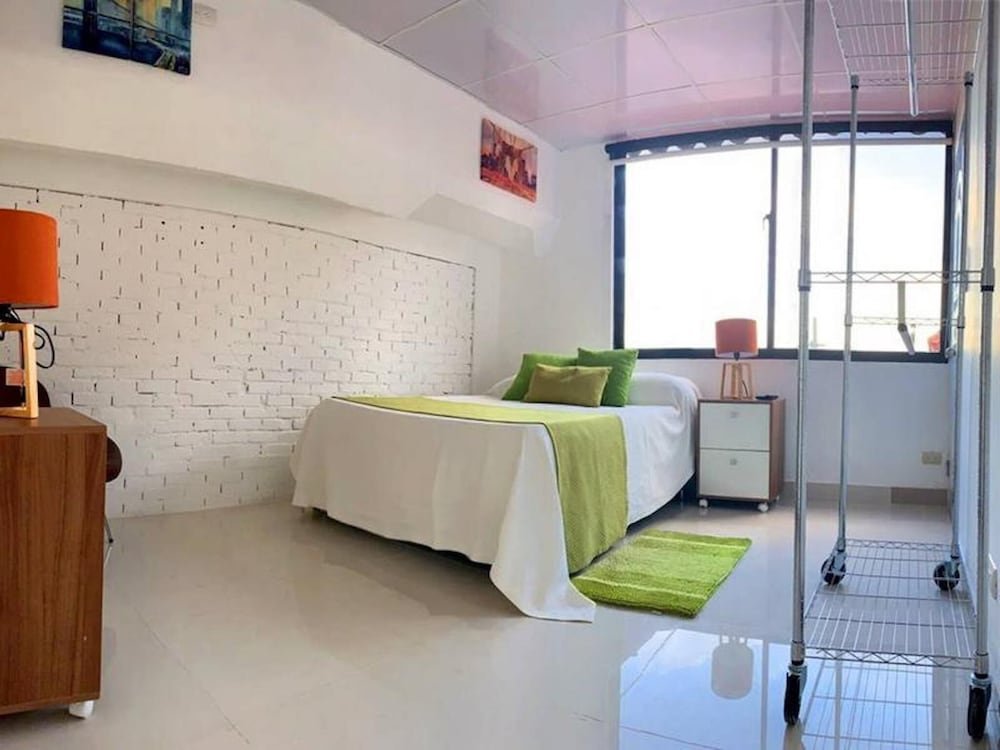 Malecon Premium Rooms,,3.5 star