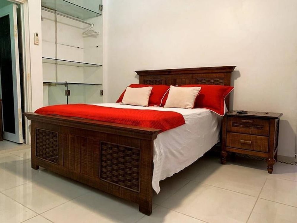 Malecon Premium Rooms,,3.5 star